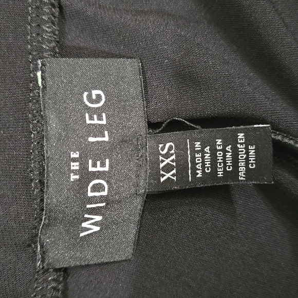 WHITE HOUSE BLACK MARKET EMBROIDERED FLORAL BLACK OFF WHITE JERSEY HALTER TOP XS - Picture 13 of 15